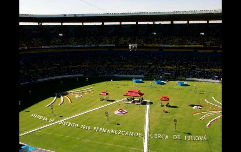 En el estadio, prácticamente todas las zonas se ocuparon, con excepción de los lugares donde da la luz del sol. E. PACHECO  /