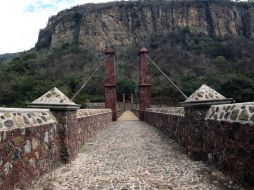 El puente 'ni del Estado ni del Ayuntamiento; es un patrimonio de la sociedad', dice Armando González. ARCHIVO /