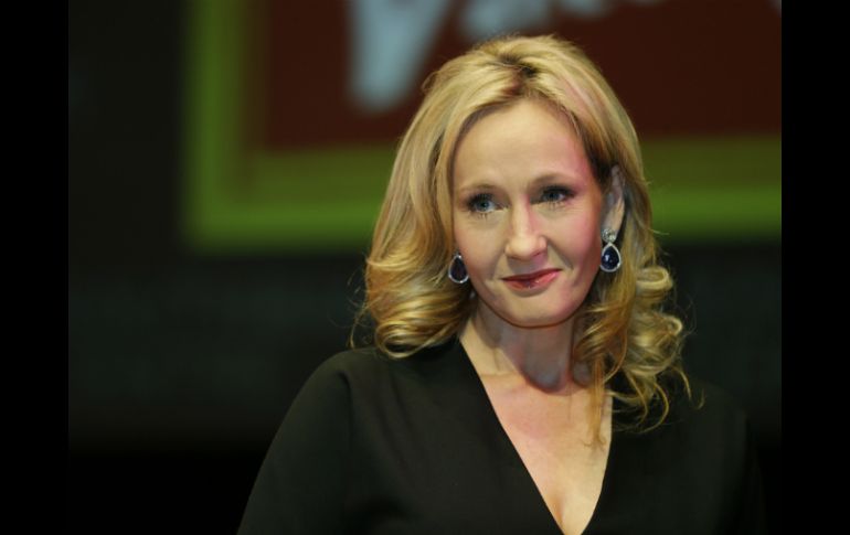 Rowling reveló que uno de sus próximos libros será publicado bajo su seudónimo Robert Galbraith. AP / ARCHIVO