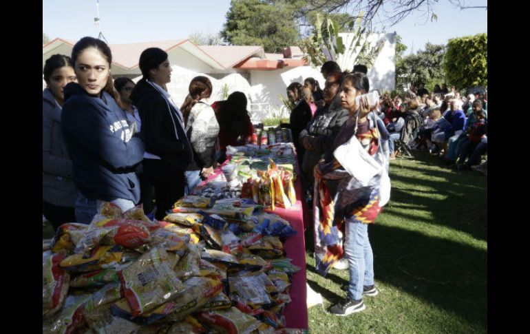 Este lunes el DIF hizo la entrega del apoyo alimentario a cientos de familias de la Zona Metropolitana de Guadalajara. ESPECIAL / DIF Jalisco