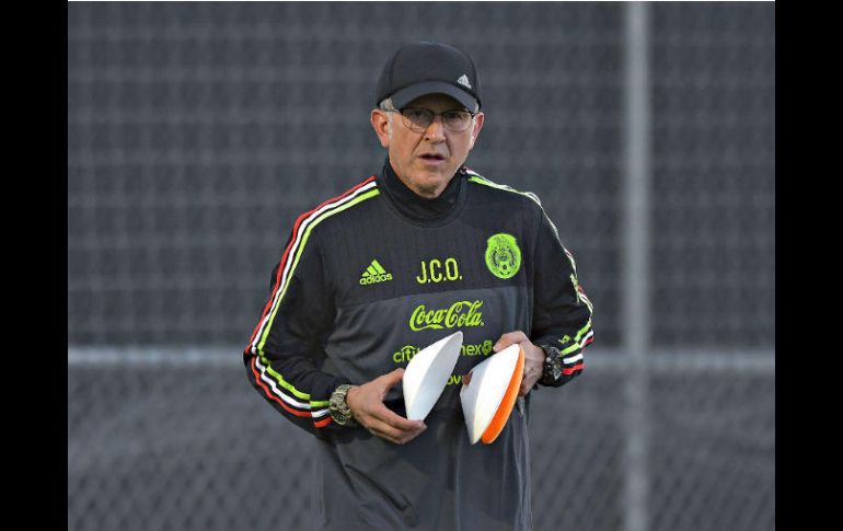 Osorio reconoce que al Tri le falta hacer unos ajustes para poder sobresalir en los mundiales. MEXSPORT / I. Ortiz