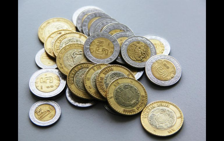 El 12 de abril, último día en que se realizaron operaciones bancarias, la cotización se ubicó en 18.58 pesos por dólar. NTX / ARCHIVO