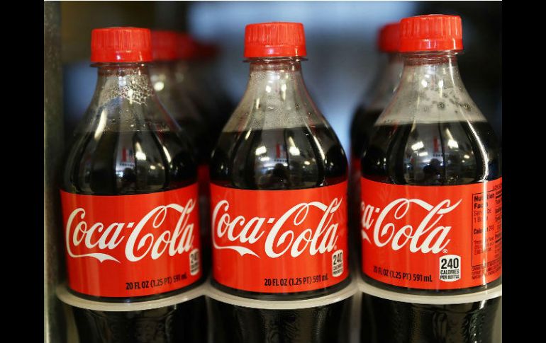 La Industria Mexicana de Coca Cola genera más de 95 mil empleos formales directos. AFP / J. Raedle