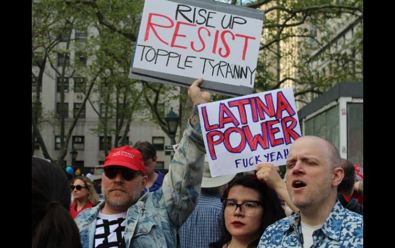 Protestaron con pancartas como: ‘Estados Unidos funciona con inmigrantes’, ‘Levántate y resiste’, entre otras. NTX / M. Guerrero