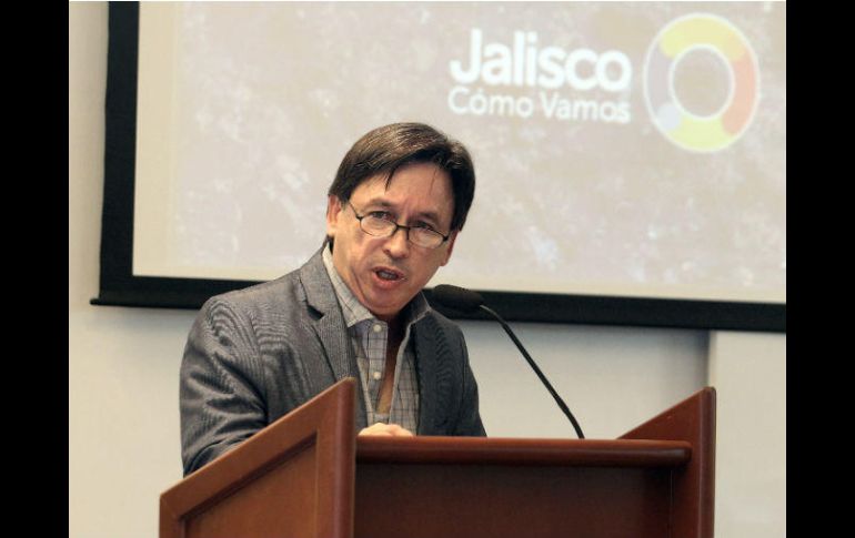 Augusto Chacón, titular de Jalisco Cómo Vamos, presentó anoche los resultados de la última encuesta ciudadana. EL INFORMADOR / E. Barrera