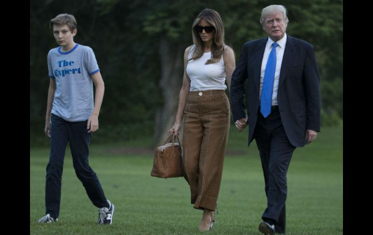 Melania llegó a la Casa Blanca con Trump y su hijo de 11 años, Barron. AP / C. Kaster