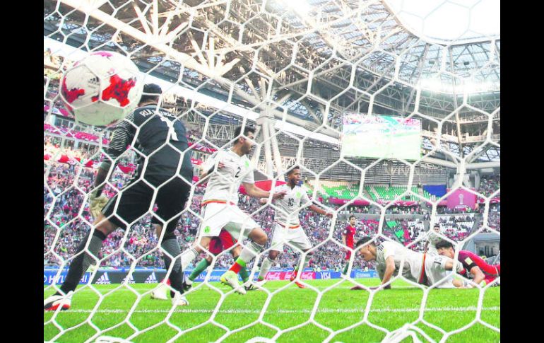 El equipo dirigido por Juan Carlos Osorio es líder en disparos a gol y posesión del balón. Aquí, el gol de Héctor Moreno a Portugal. AP /