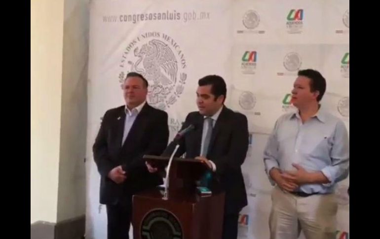 El diputado Enrique Flores fue exhibido en un video negociando con el alcalde de Ébano, para blanquear la cuenta pública. YOUTUBE / LA BRECHA