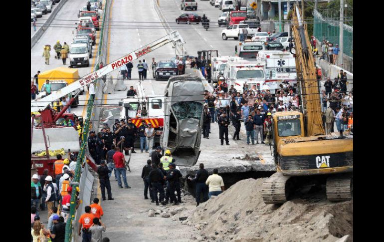 Los inconformes resaltan la petición luego del incidente ocurrido por el socavón en el Paso Exprés de Cuernavaca. SUN / ARCHIVO