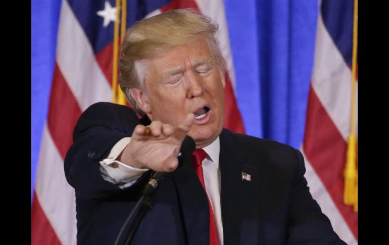 El rotativo en inglés califica la postura de Trump hacia las normas de transparencia como ''descarado descarrío''. AP / ARCHIVO