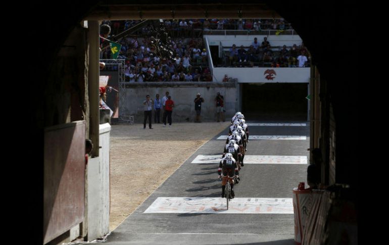 El suceso coincide con el inicio del evento deportivo, la Vuelta Ciclista a España. EFE / J. Lizon