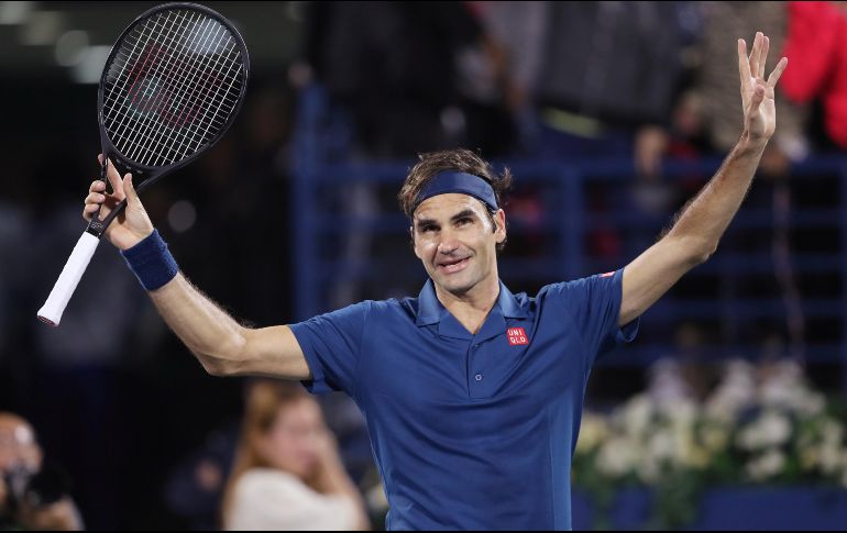 A sus 37 años, Federer busca convertirse en apenas el segundo varón en la era profesional con 100 títulos en el circuito de la ATP. Se uniría a Jimmy Connors, quien ganó 109. REUTERS / A. Jadallah