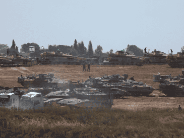 Tropas israelíes tomaron el control operativo del lado de Gaza del cruce de Rafah. EFE/ A. Safadi