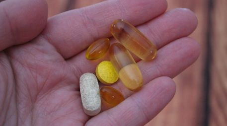 En el caso particular de la vitamina C, existen riesgos derivados de la sobredosis, y estos pueden llegar a poner en riesgo nuestra salud. UNSPLASH / K. MAURAIS